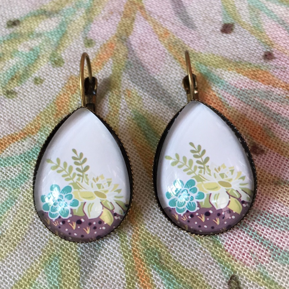 Succulent cactus Glass leverback earrings NWT